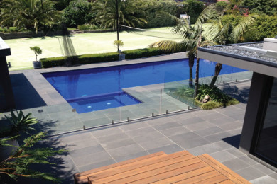 SWIMMING POOLS & WATER FEATURES